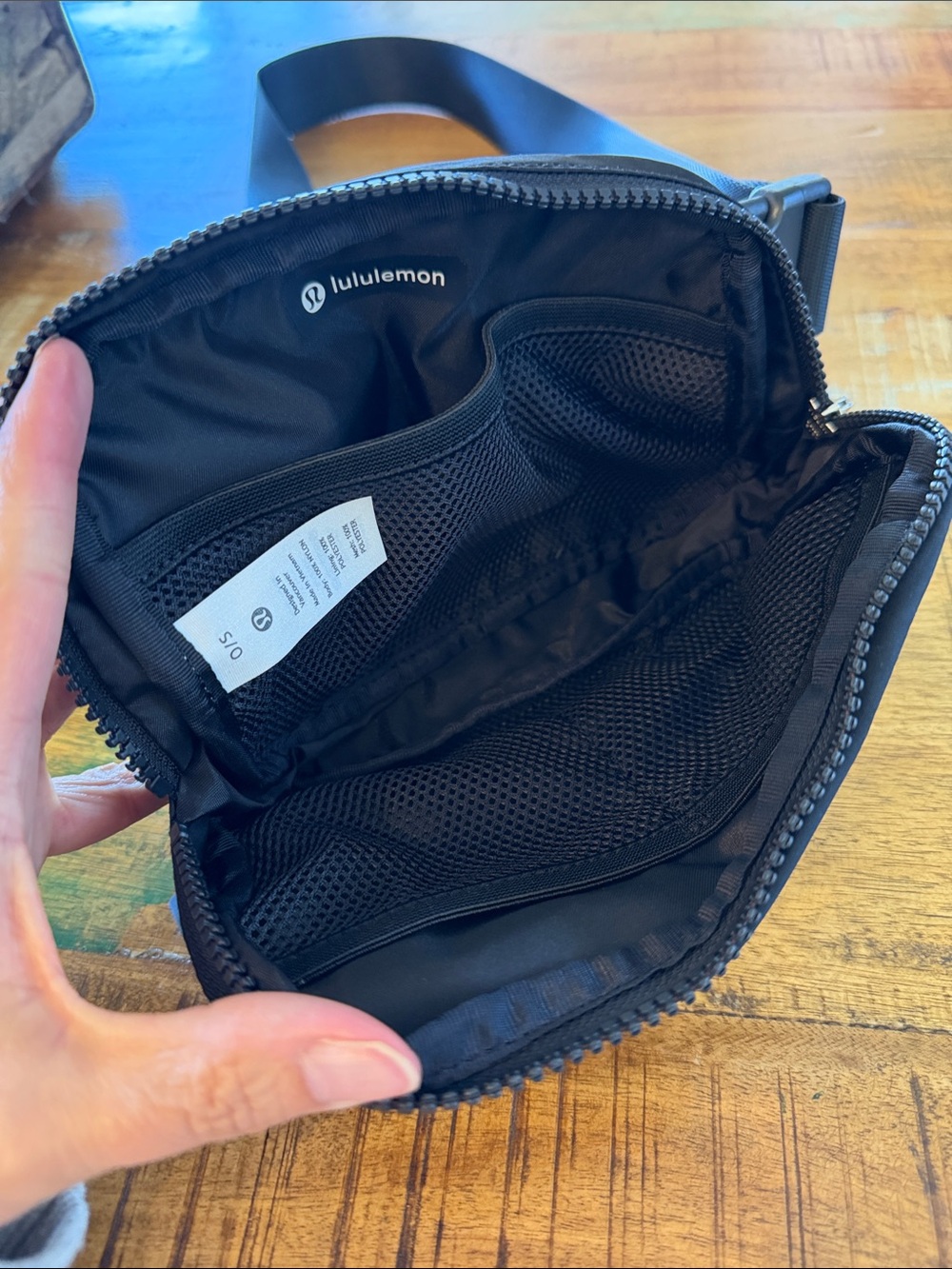 Lululemon Black Everywhere Belt Bag NWOT - Picture 3 of 5